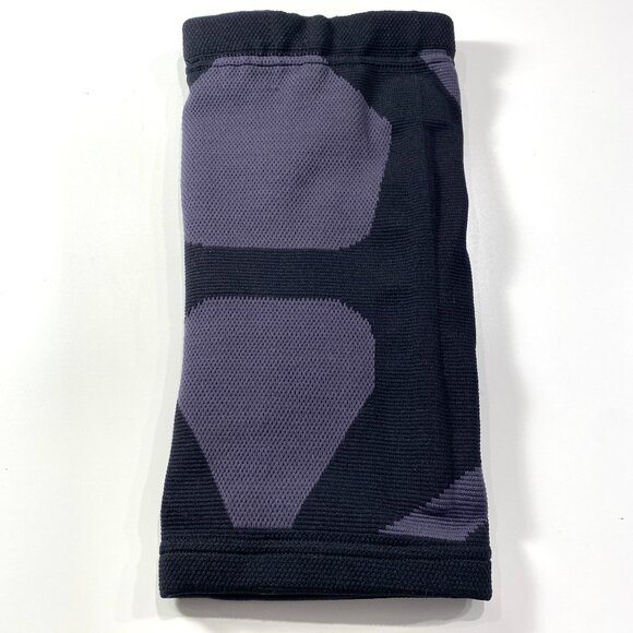 Vive Stabilizing Knee Sleeve, Size Medium in Black and Gray with compression - Picture 5 of 10